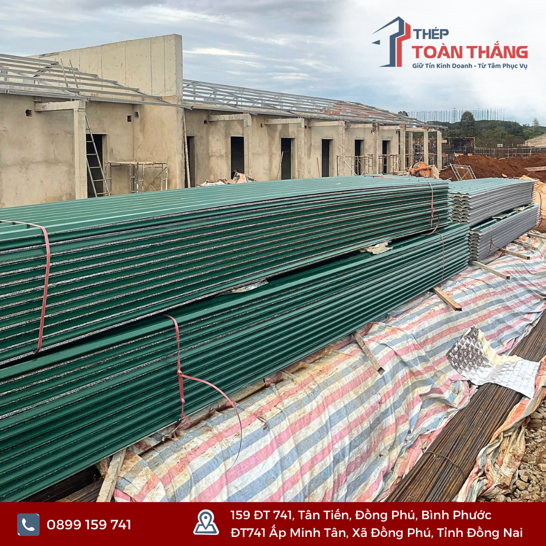 Tôn Lạnh Màu Là Gì? Ưu Điểm, Ứng Dụng và Lý Do Nên Chọn Cho Nhà Ở